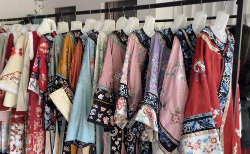 大明湖畔的夏雨荷 寫真火爆 來濟南體驗當(dāng) 格格 需要提前預(yù)約